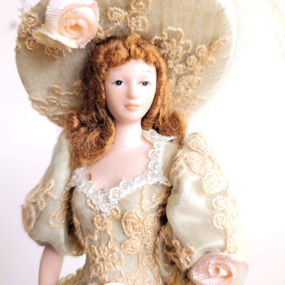 Vintage Victoria Tassel Doll - Picture 8 of 9